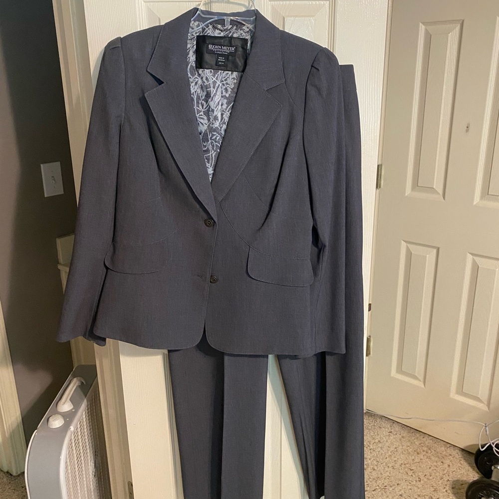 John Meyer Collection Women’s pantsuit size 14